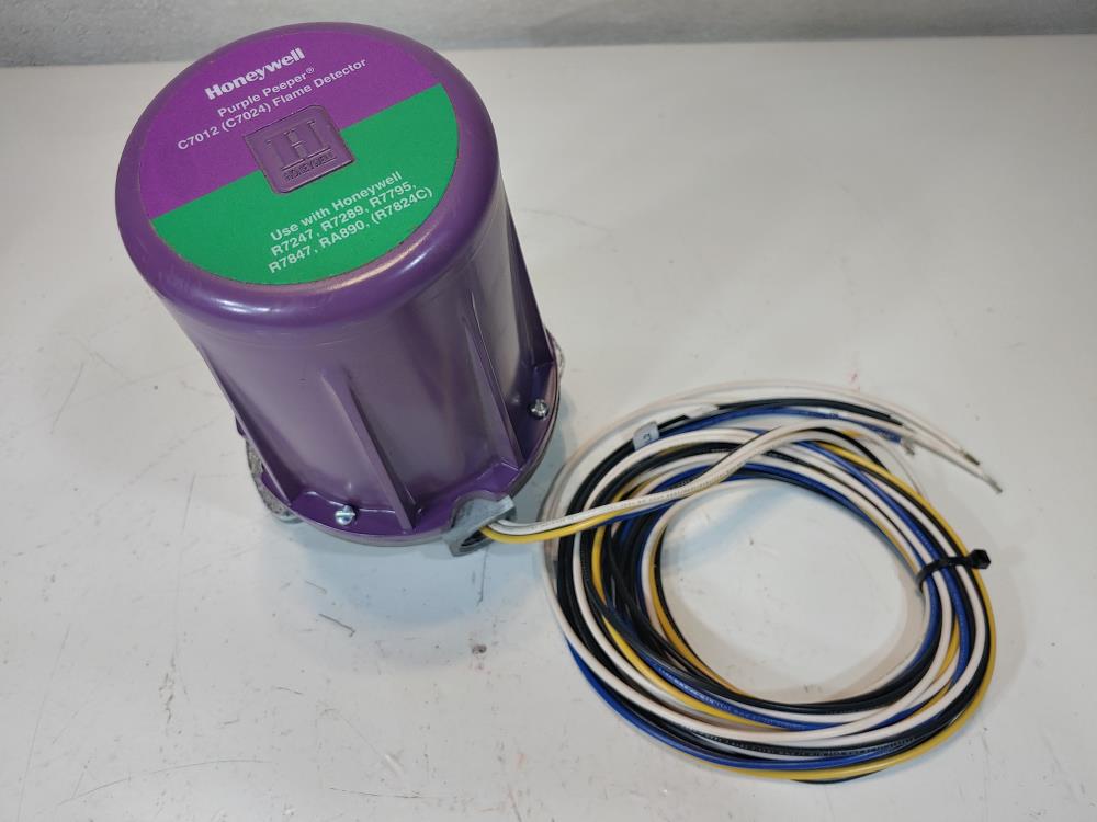 Honeywell C7012E (1104) Dynamic Self-Check FSG Purple Peeper UV Flame Detector 
