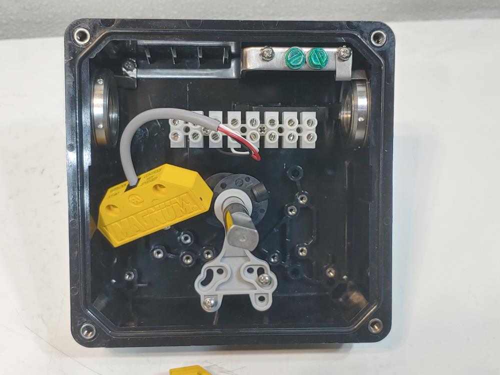 Westlock Controls Valve Position Indicator Proximity Switch 9468NBY2A2M0600