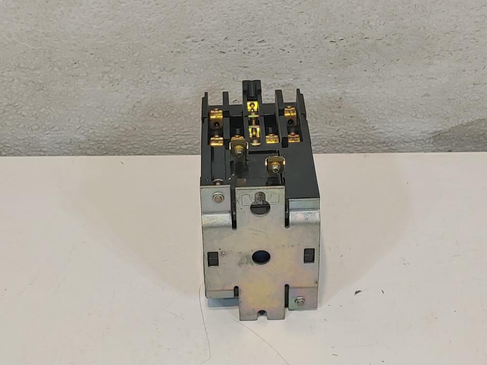 General Electric Magnetic Motor Starter CR120B06002