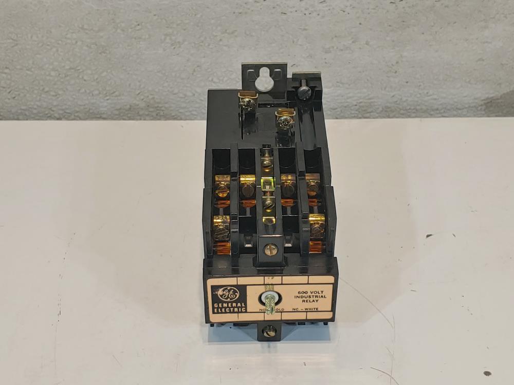 General Electric Magnetic Motor Starter CR120B06002