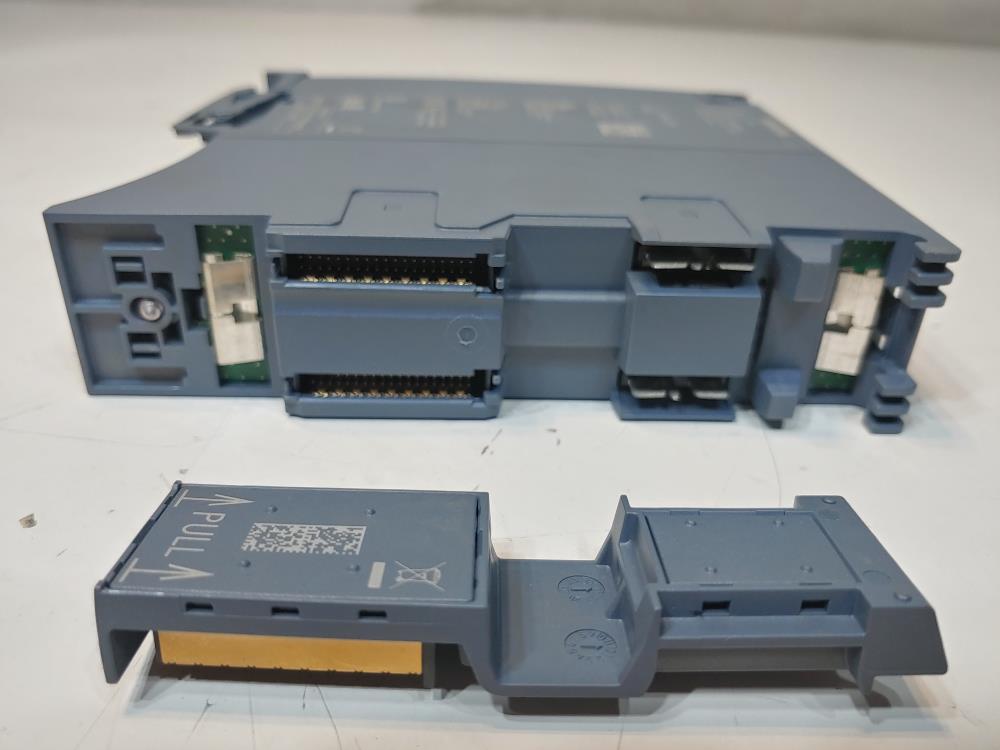 Siemens Simatic S7-1500 Analog Output Module Model #: 6ES7532-5HD00-0AB0