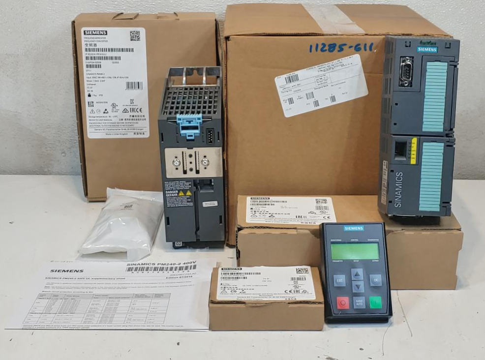 Siemens Sinamics Kit: Power Module 6SL3210-1PE14-3UL1, Control Unit & Panel 