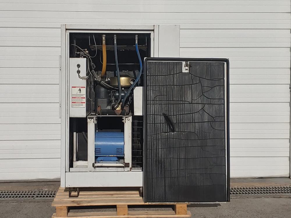 Gardner Denver RotoChamp Base-Mounted Air Compressor Model#: EFB99B