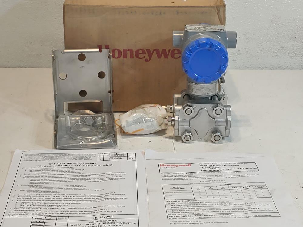 Honeywell STD820 SmartLine Differential Pressure Transmitter STD820-E1AS4AS-1-A
