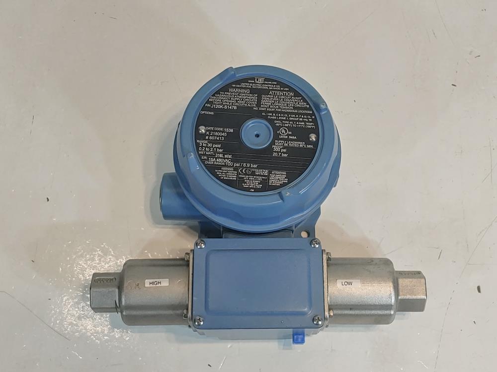 United Electric J120K-S147B Differential Pressure Switch 3 To 30 PSID