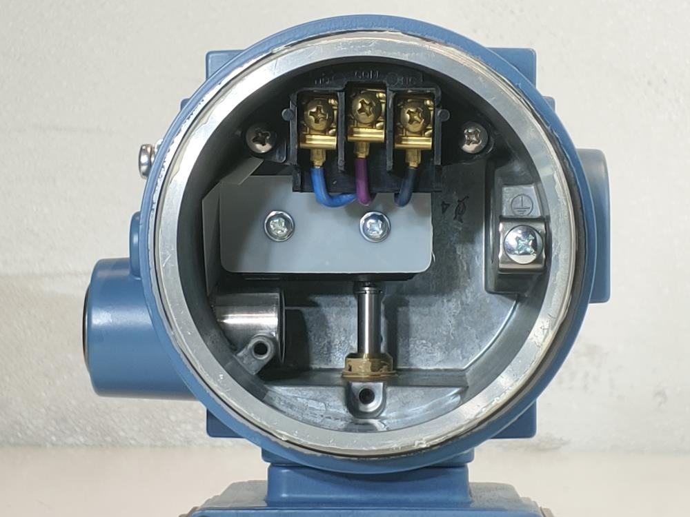 United Electric J120K-S147B Differential Pressure Switch 3 To 30 PSID