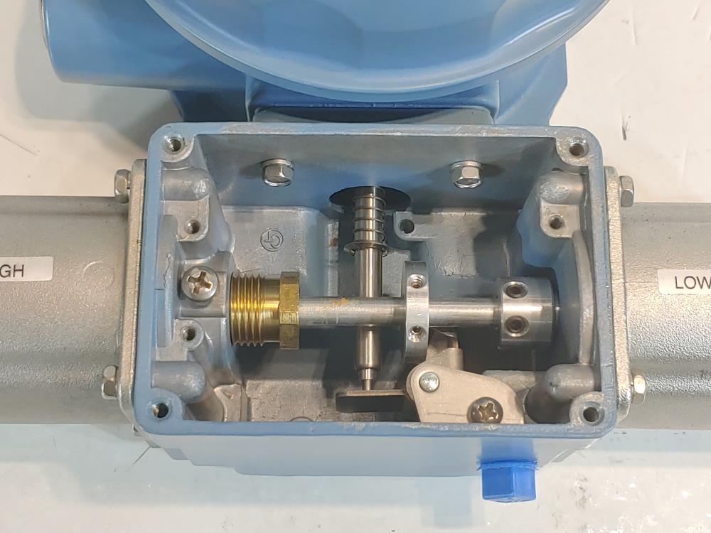United Electric J120K-S147B Differential Pressure Switch 3 To 30 PSID