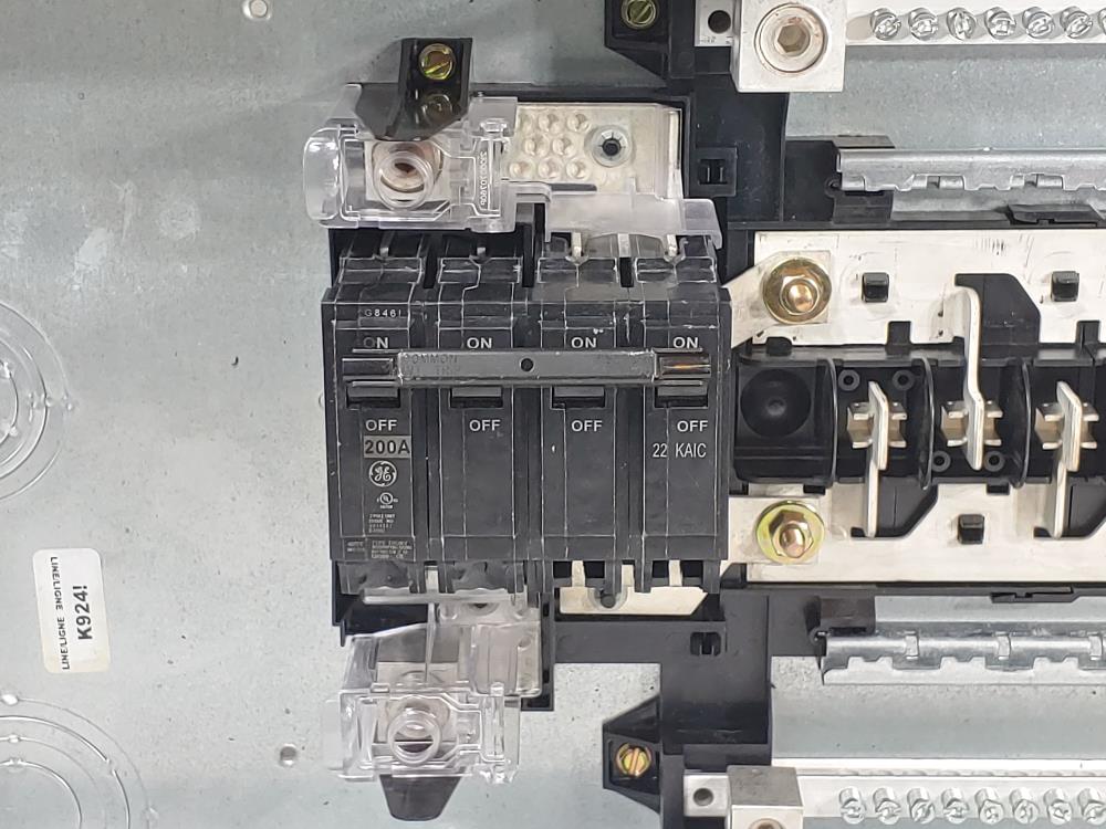 GE PowerMark Gold Main Breaker Load Center 200 AMPS Model# TM1620CCUG