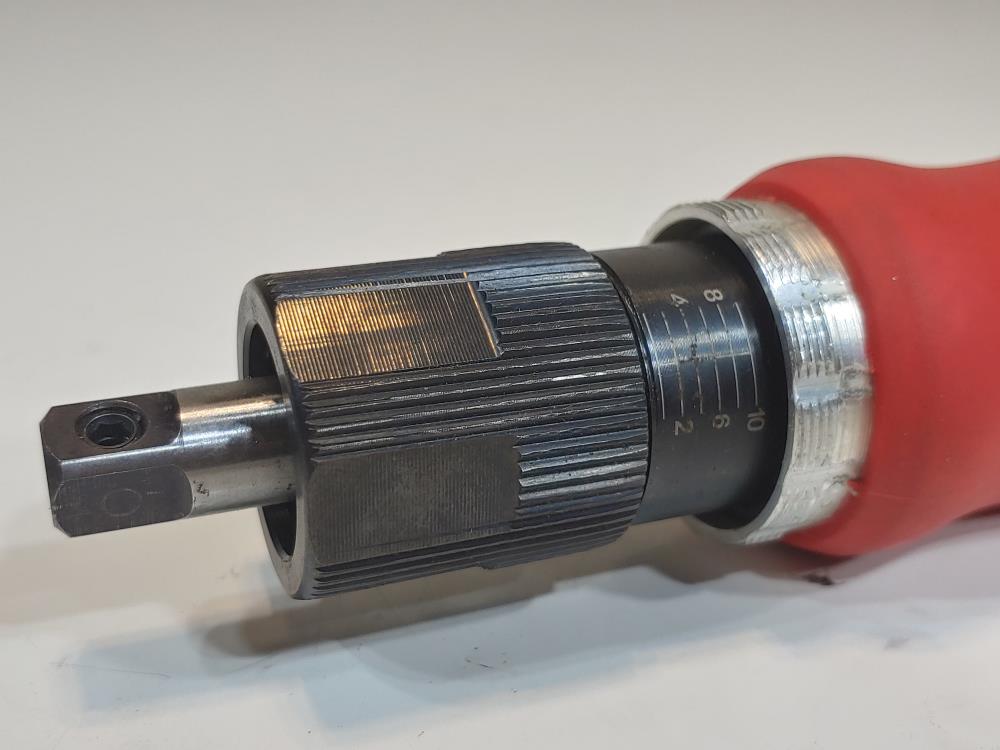 Kinex PS400 Pneumatic Bottle Capper