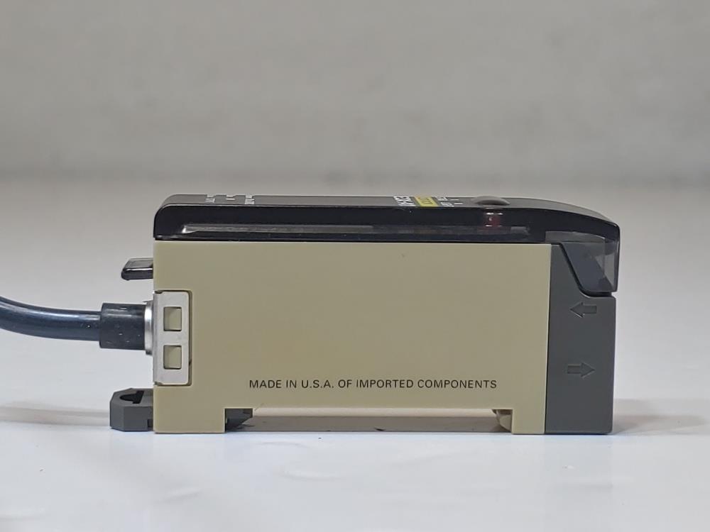 Omron E3X-A11 Photoelectric Sensor 