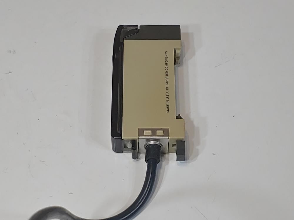 Omron E3X-A11 Photoelectric Sensor 