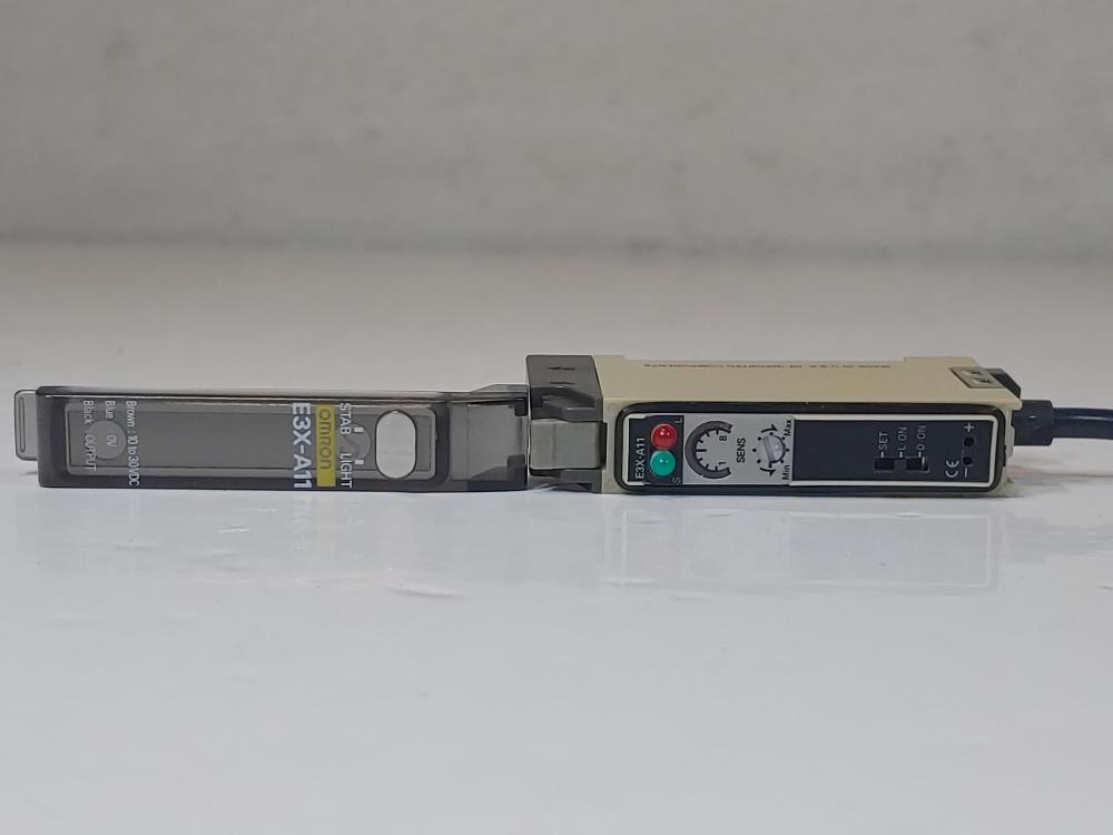 Omron E3X-A11 Photoelectric Sensor 