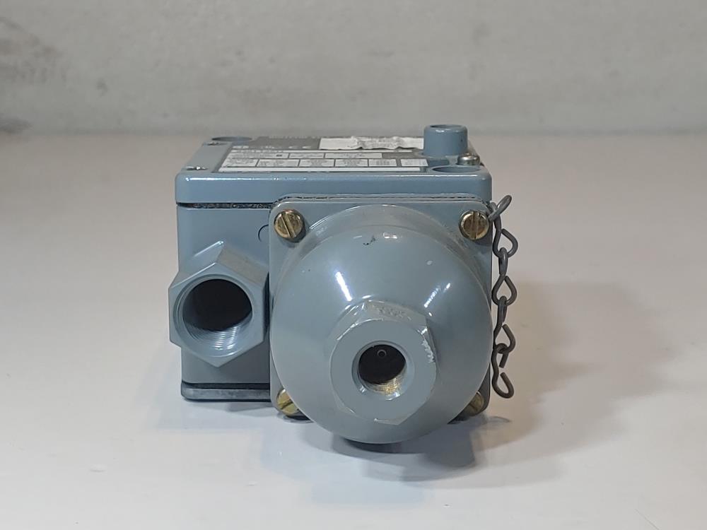 Allen Bradley 836T-T251J Pressure Control Switch