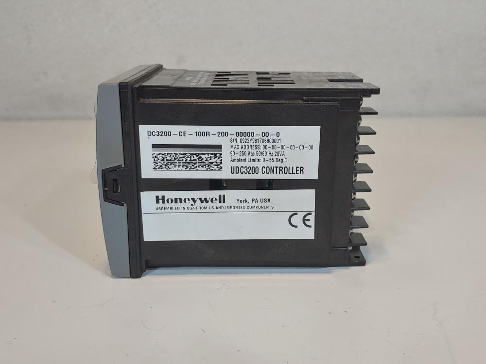 Honeywell UDC3200 Universal Digital Controller Model#: DC3200-CE-100R-200-00000