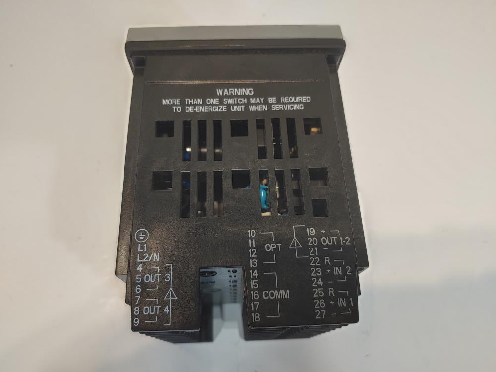 Honeywell UDC3200 Universal Digital Controller Model#: DC3200-CE-100R-200-00000