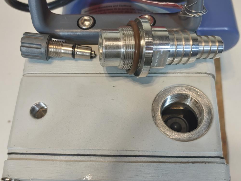 Cole Parmer Rotary Vane Vacuum Pump 79203-50 w/ HP: 3/4 / 1/2 Motor