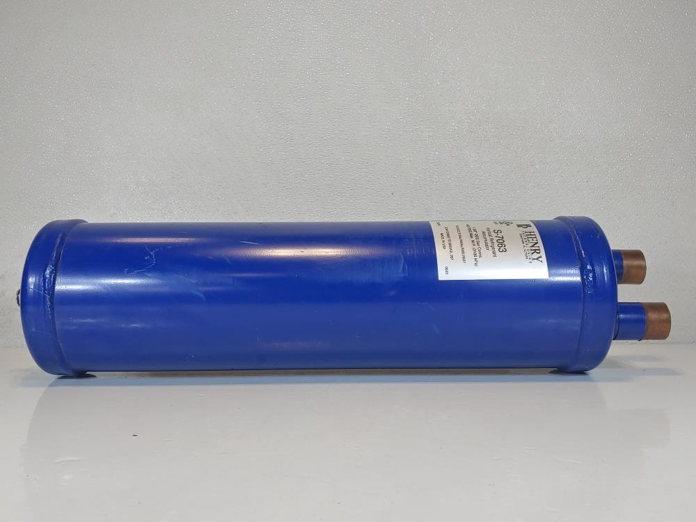 Henry S-7063 Vertical Refrigerant Accumulator, UL
