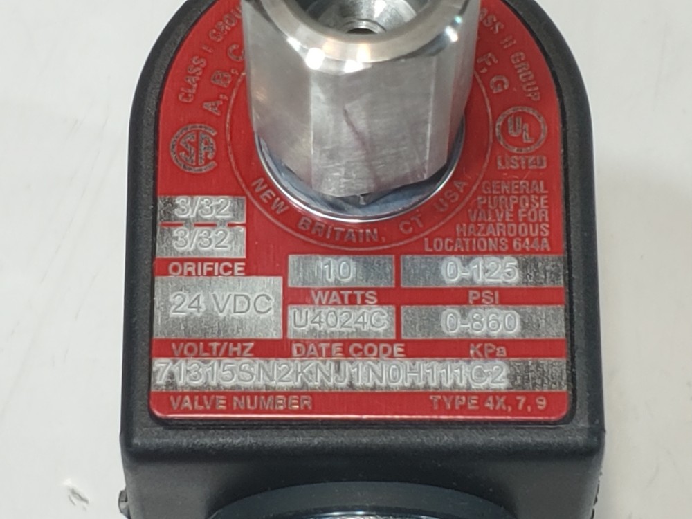 Parker 71315SN2KNJ1N0H111C2 3-Way 1/4" Solenoid Valve