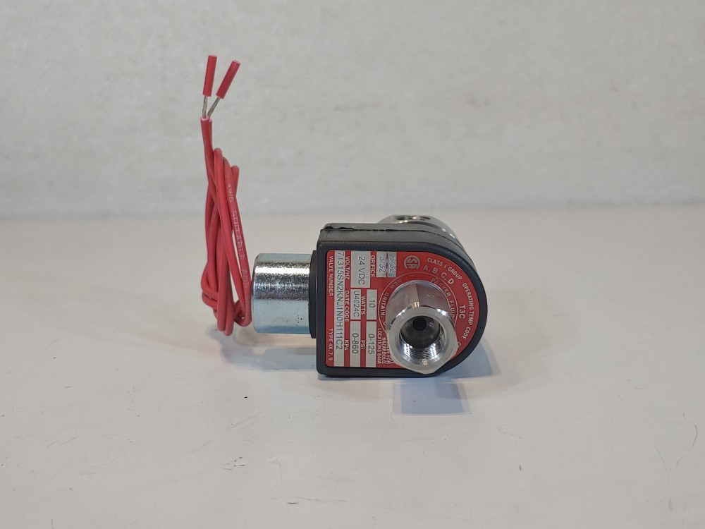 Parker 71315SN2KNJ1N0H111C2 3-Way 1/4" Solenoid Valve
