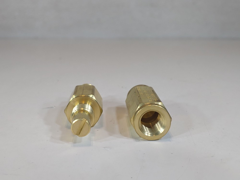 Lot of (3) One Ray 1/4” Pipe Brass Pressure Snubber 010B