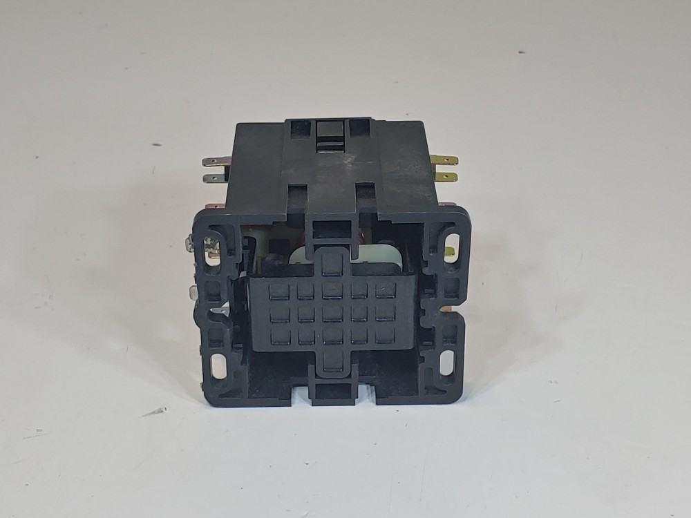 Square D Class 8910 Contactor 4 pole 600V Model#: 8910DPA24V02