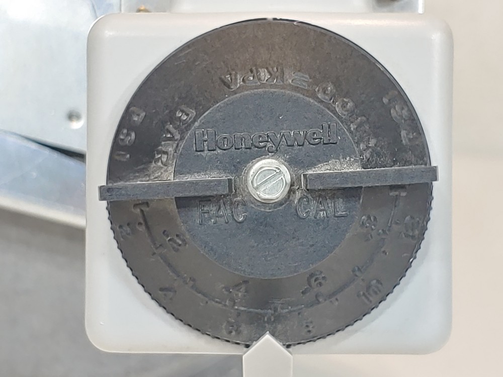 Honeywell MP953F-1101 Pneumatic Valve Actuator