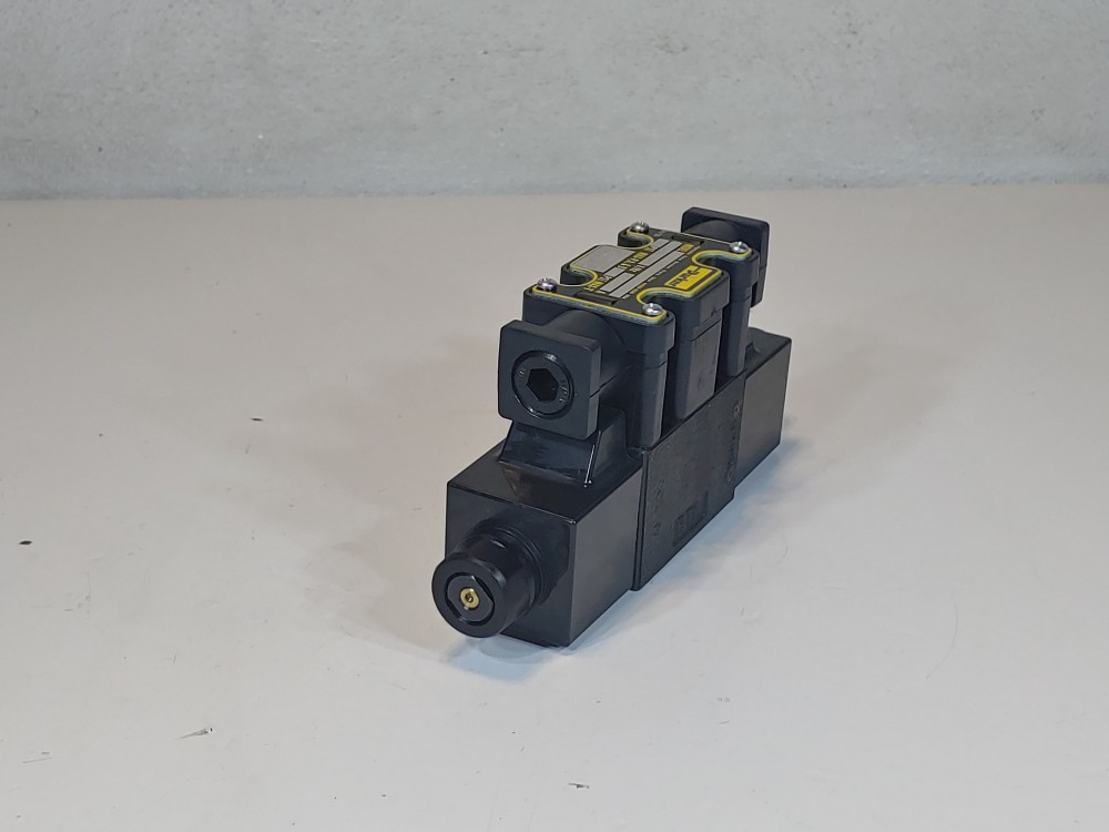Parker Hydraulic Directional Valve D1VW008CNYCF