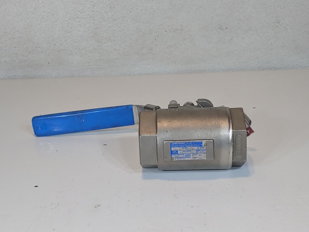 Jamesbury 1-1/2" Threaded CF8M 2000 CWP Full Port Ball Valve