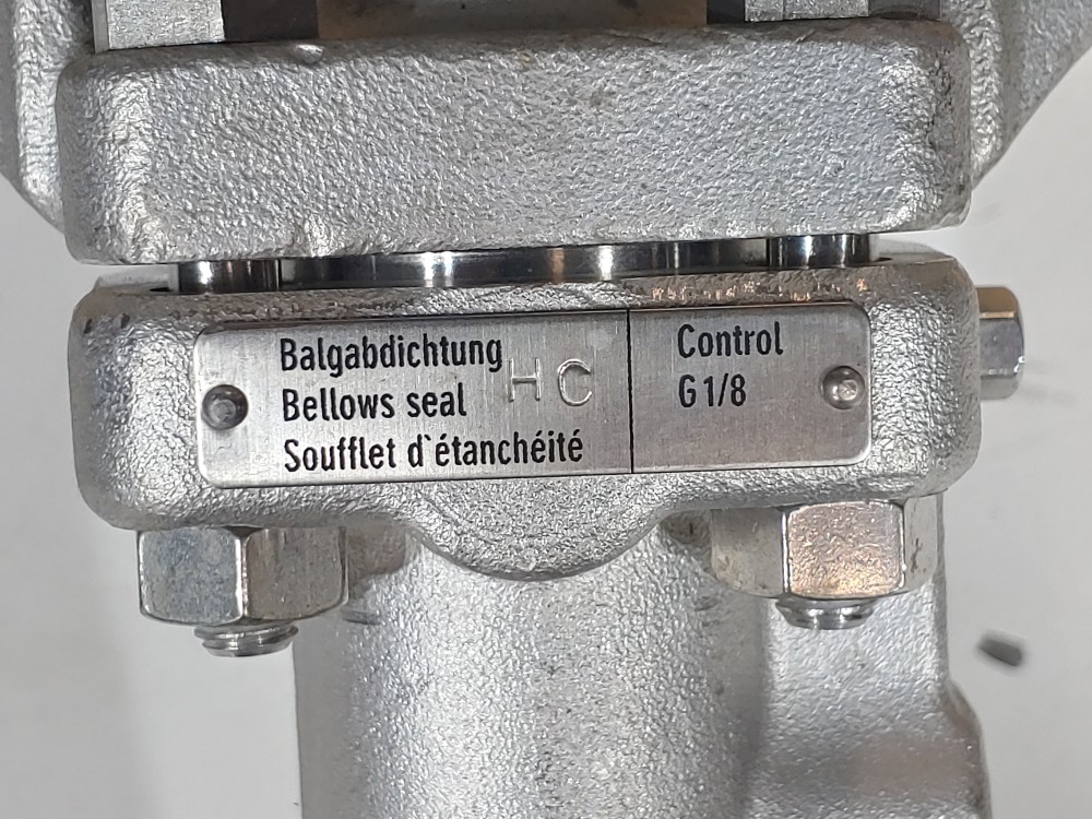 Samson 1-1/2" CL 150# CF8M 3277 Control Valve w/ 3730-3 Positioner