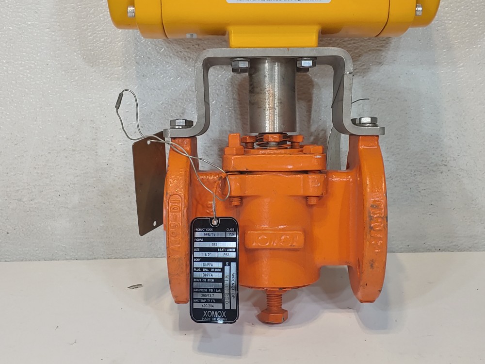 XOMOX Tufline 1-1/2" 150# PFA Lined Plug Valve w/Elomatic Pneumatic Actuator