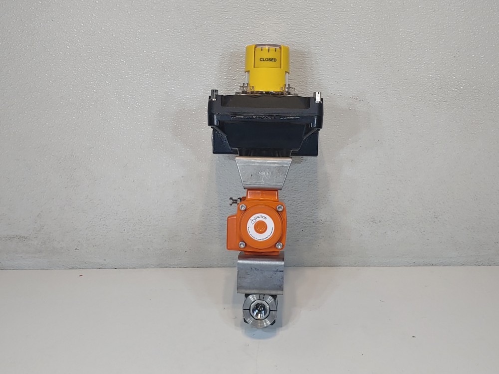 Bettis RPE0025U Valve Actuator  w/ Westlock Limit Switch, 1/2" Ball Valve