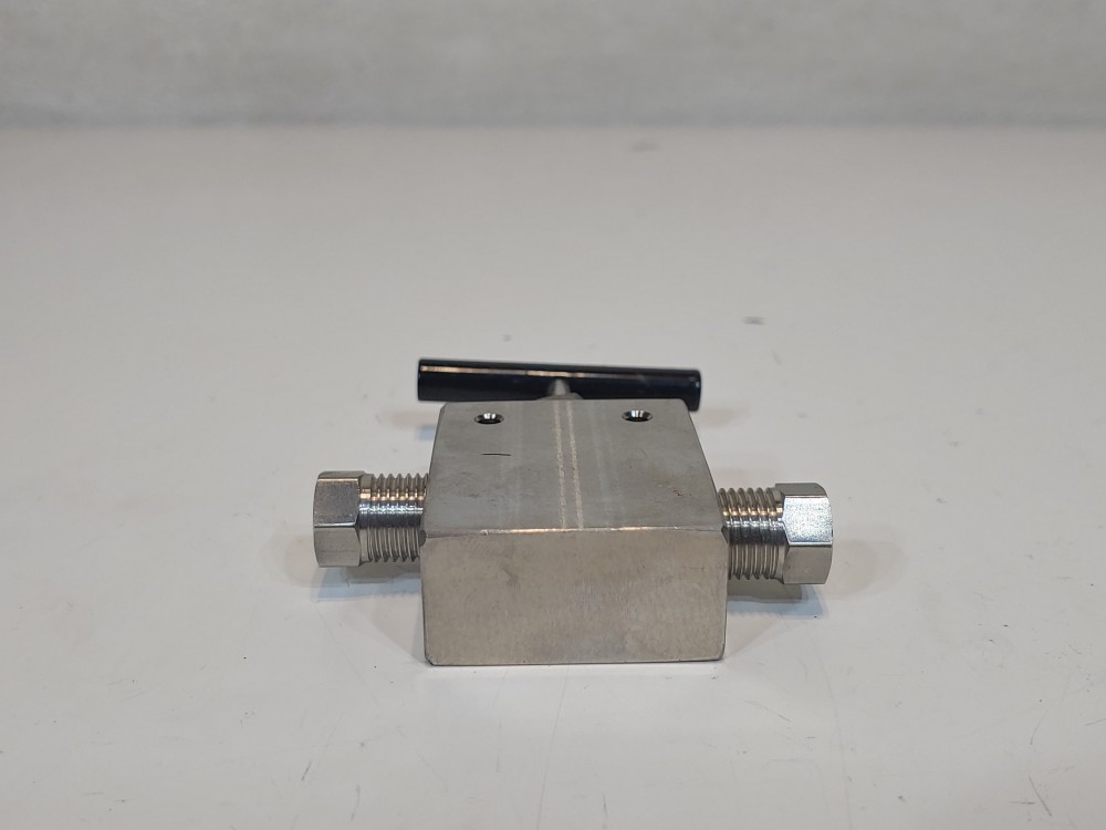 HIP HC276 2-Way Straight Taper Seal Needle Valve Type: 15-11AF2-REG