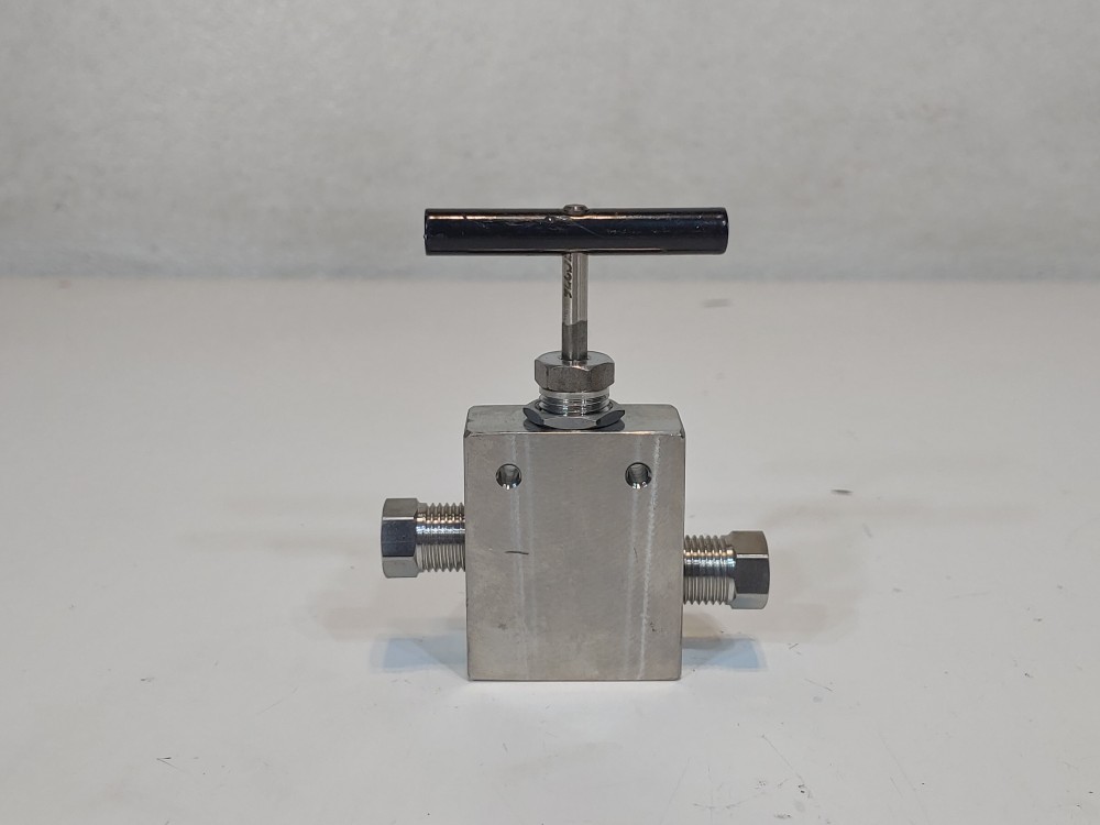 HIP HC276 2-Way Straight Taper Seal Needle Valve Type: 15-11AF2-REG