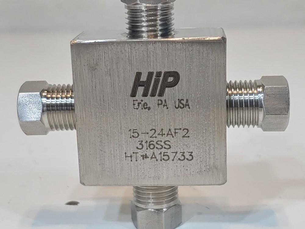 Lot of (3) HIP 316SS Cross Taper Seal Fitting Type: 15-24AF2