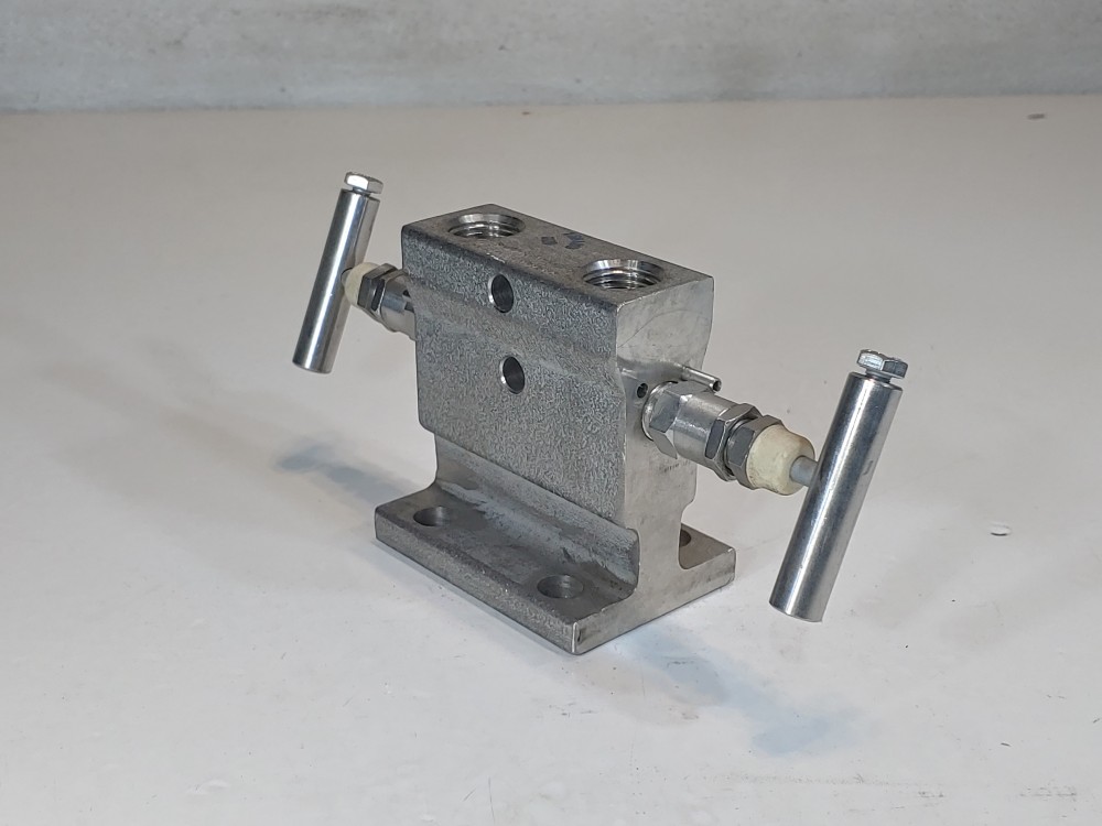 Anderson Greenwood 3 Way Manifold Valve M4TLVIS-4