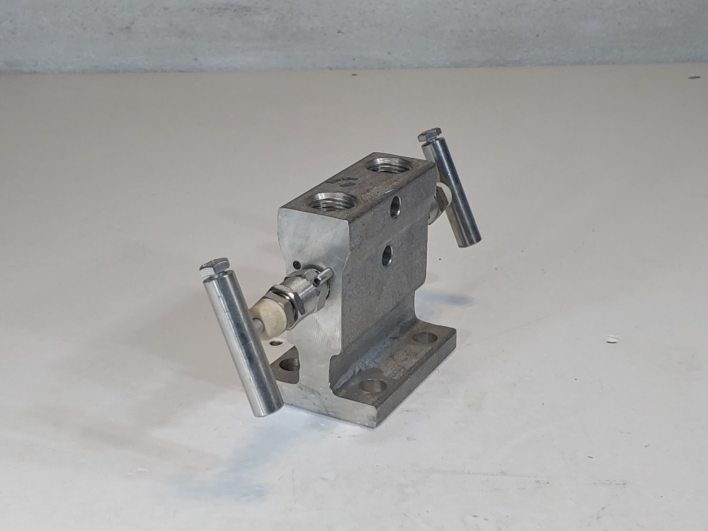 Anderson Greenwood 3 Way Manifold Valve M4TLVIS-4