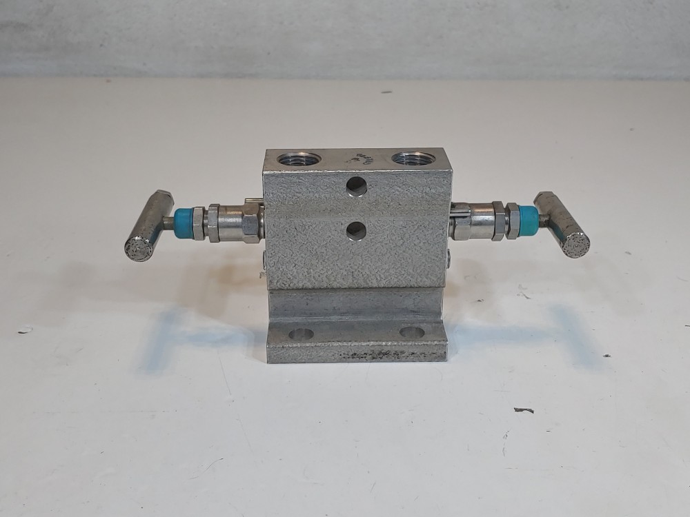 Anderson Greenwood  M4TVDS-4-SG 3-Way Manifold Valve