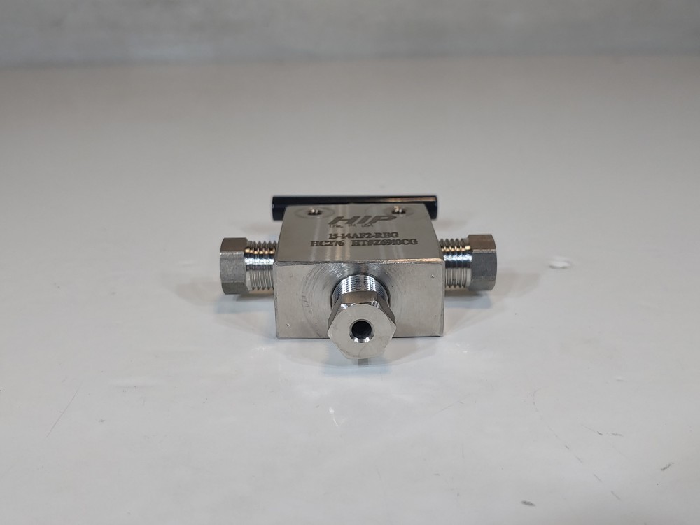 HIP  3-Way 1-Pressure Taper Seal Needle Valve Type: 15-14AF2-REG