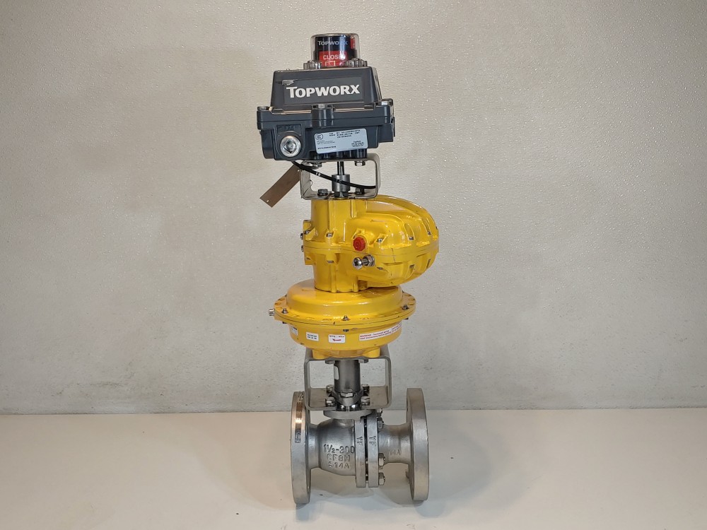 KTM 1-1/2" 300# 2PC CF8M RF Ball Valve w/Kinetrol Pneumatic Actuator