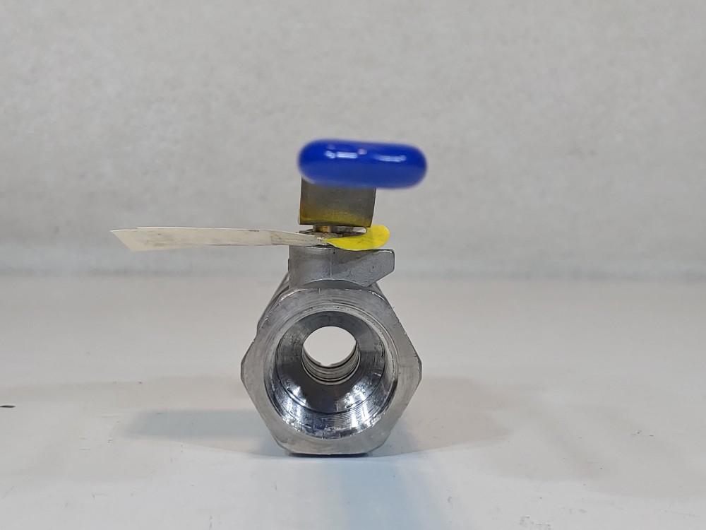Apollo 3/4" FNPT 2000 WOG RP CF8M Uni-Body Ball Valve Figure#: 96-104-01