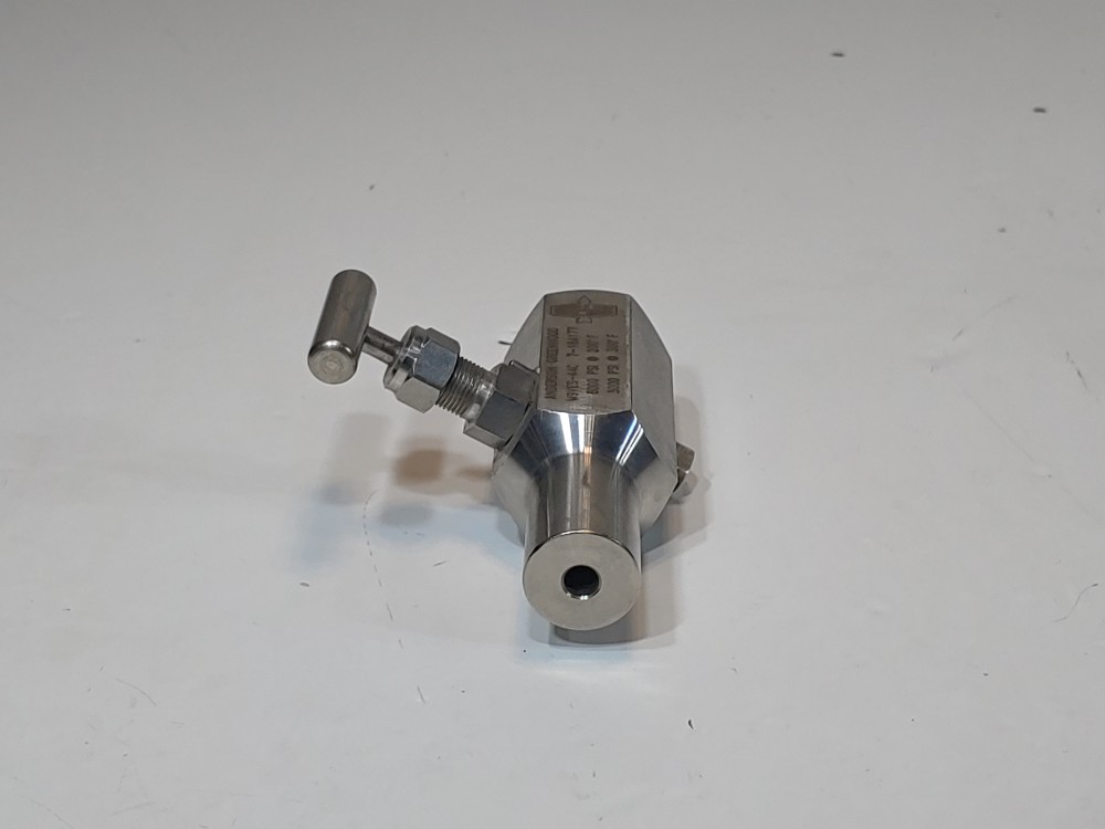 Anderson Greenwood 1/2" 6000 PSI Model# M9VES-44C Block & Bleed Valve