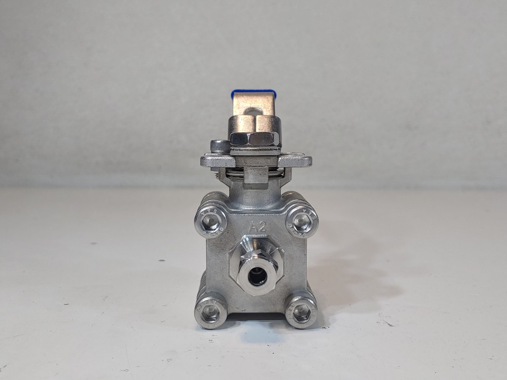 Hoke 1/4" 3-PC FP CF8M Ball Valve, GYROLOK End Tube Fitting, 3000 WOG