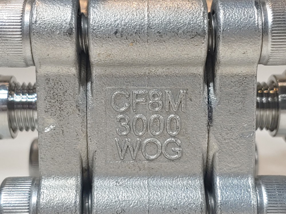 Hoke 1/4" 3-PC FP CF8M Ball Valve, GYROLOK End Tube Fitting, 3000 WOG