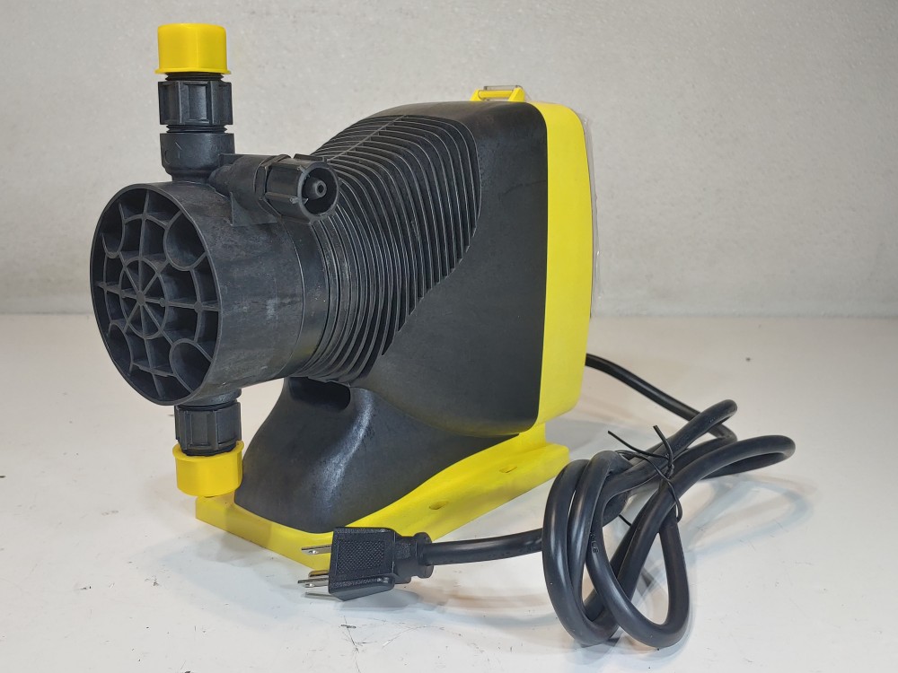 LMI Milton Roy Chemical Metering Pump AD941-823SI