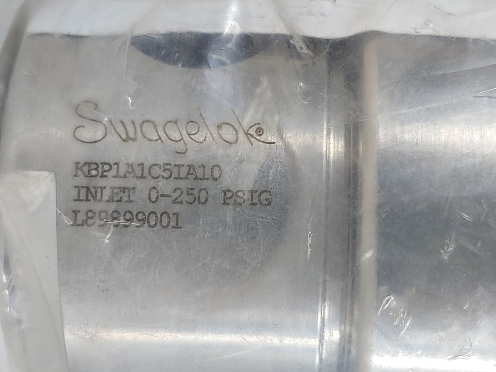 Swagelok 1/4" FNPT Stainless Steel Pressure Regulator 250 PSIG KBP1A1C5IA10