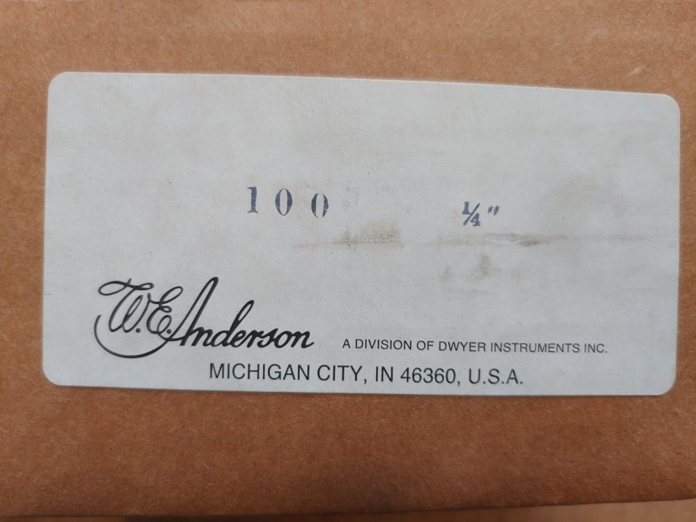 W.E. Anderson Dwyer #100 1/4" NPT Bronze Midwest Sight Flow Indicator W/ Rotor 