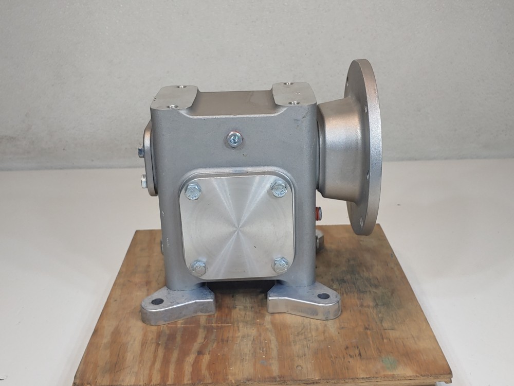 ELECTRA-GEAR EL-TMQ-821-25-R-56 (SP) Ratio: 25:1 Iron Worm Gear 