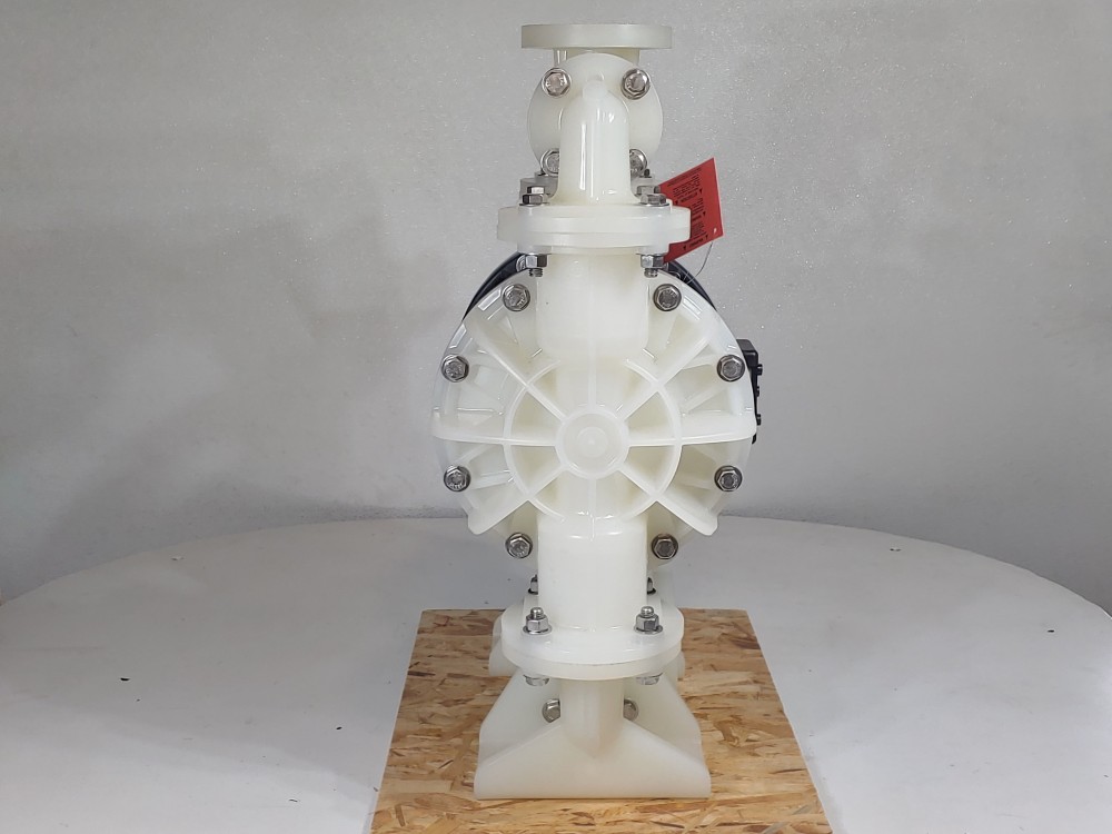 Versamatic 1-1/2" Air-Operated Double Diaphragm Pump E40PP5T559A