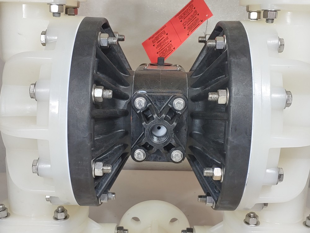 Versamatic 1-1/2" Air-Operated Double Diaphragm Pump E40PP5T559A