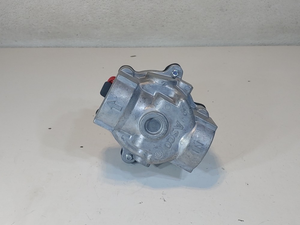 Asco 1-1/2" FNPT 2-Way Solenoid Valve EF8215B070/ EF80171